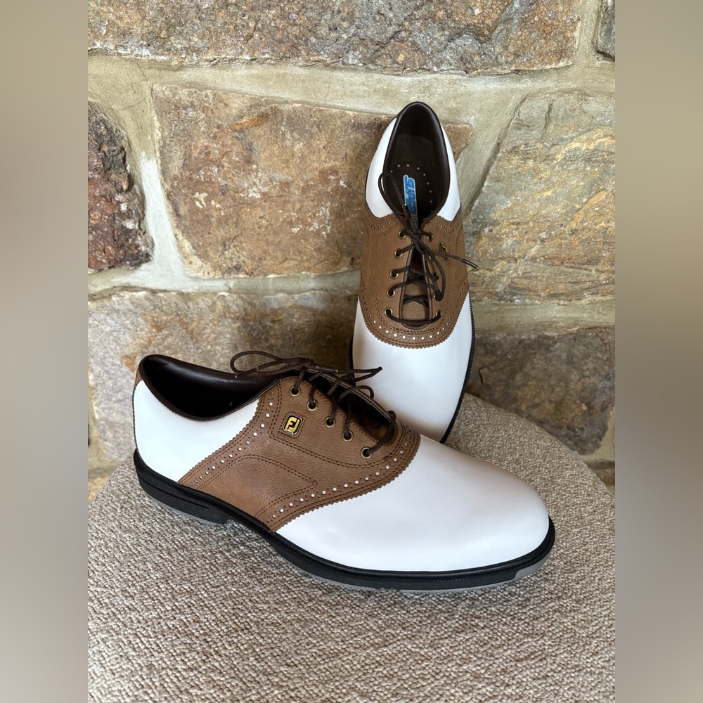 FOOTJOY SUPER LITES MEN’S GOLF SPIKES. SUPER SOFT COMFORT